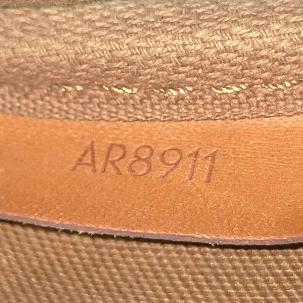 Louis Vuitton Saumur 35 Crossbody