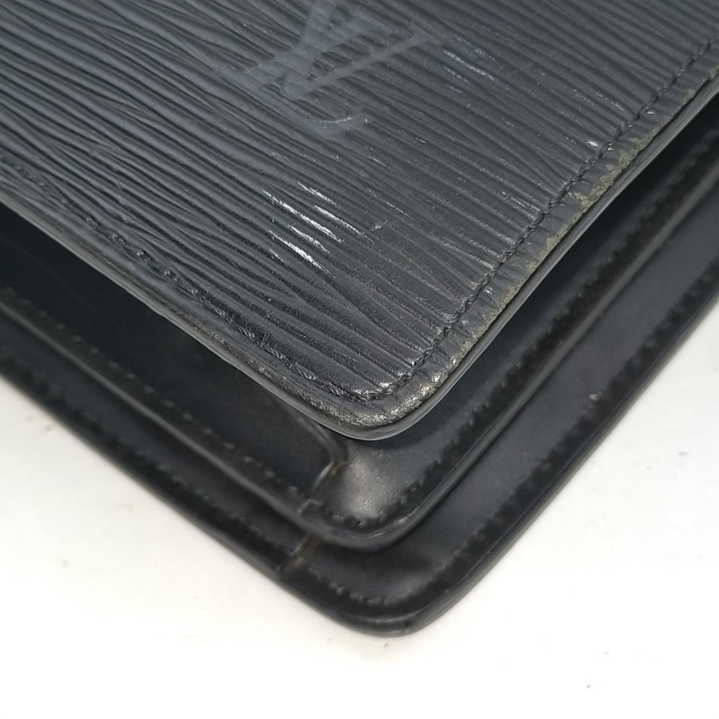 Louis Vuitton Selviet Fermoir