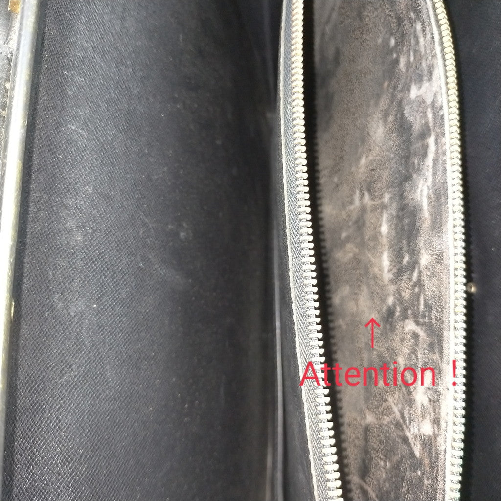 Louis Vuitton Selviet Fermoir