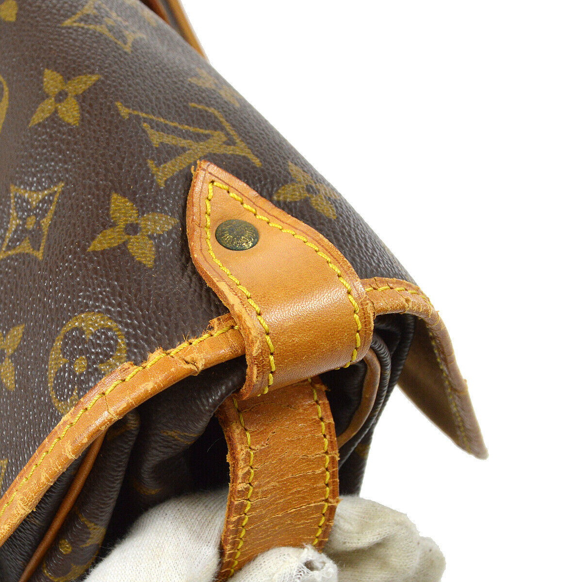 Louis Vuitton Saumur 35 Crossbody