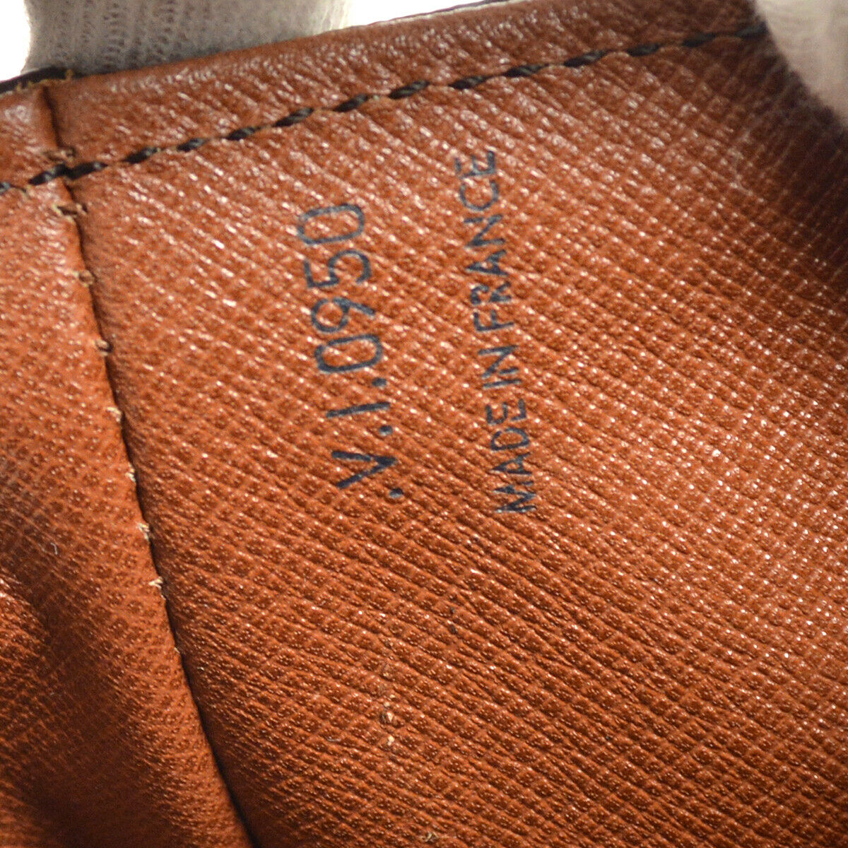 Louis Vuitton Chantilly Mm Cross